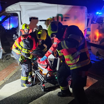 Náhled článku mobil: Srážka tramvaje a dodávky ve Vratislavicích nad Nisou: Zaklíněného řidiče museli vyprostit hasiči