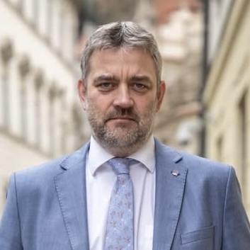 Náhled článku mobil: Poslanec David Pražák po 11 letech opouští hnutí ANO. Ve Sněmovně zůstane jako nezařazený, končí i semilští zastupitelé