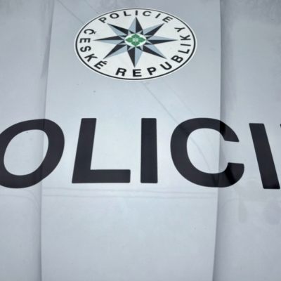 Náhled článku mobil: Rozbil dveře a usnul. Nádraží v Horní Polici navštívil opilý zloděj
