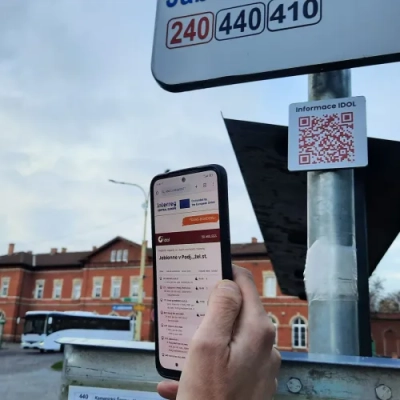 Náhled článku mobil: IDOL digitalizuje zastávky. Informace o spojích jsou nově na QR kódech