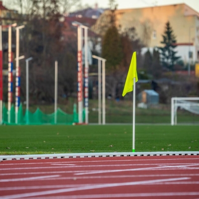 Náhled článku mobil: Vánoční překvapení pro sportovce. Nový ovál na českolipském stadionu je otevřený