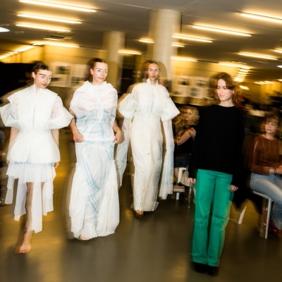 Náhled článku mobil: Móda v pohybu: Fakulta textilní TUL zve na přehlídku studentských prací