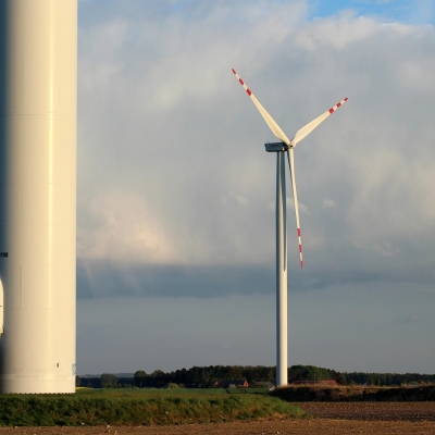 Náhled článku mobil: Bystrá nad Jizerou rozhodne o větrných elektrárnách v referendu. Obci slibují levnější energii i opravenou infrastrukturu
