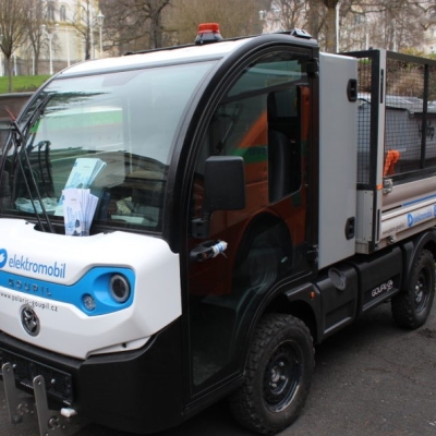 Náhled článku mobil: Jablonecké hřbitovy nově spravuje nákladní elektromobil