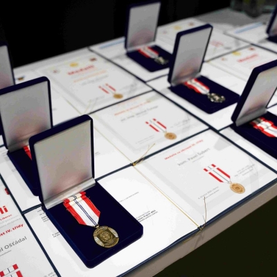 Náhled článku mobil: Strážníci v Liberci převzali ocenění za dlouholetou službu