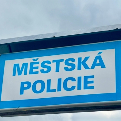 Náhled článku mobil: Rychlá reakce jabloneckých strážníků pomohla zachránit muže po kolapsu