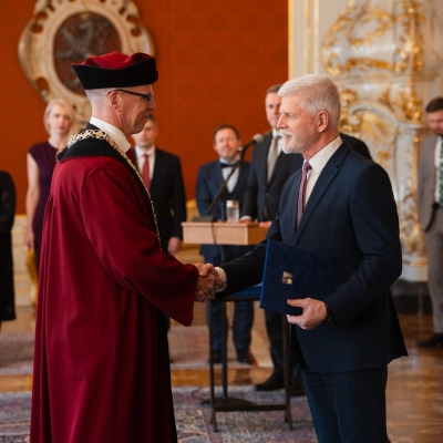 Náhled článku mobil: Technická univerzita v Liberci má nového rektora. Aleše Kocourka jmenoval prezident Pavel