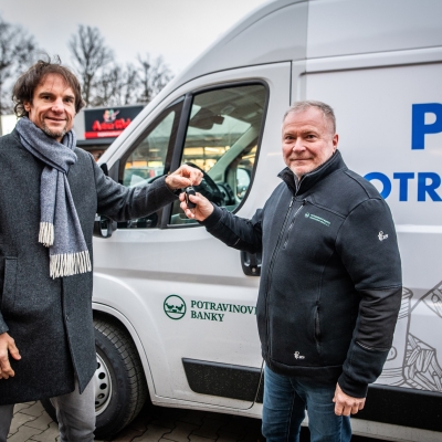 Náhled článku mobil: Potravinová banka získala novou dodávku. Pomůže seniorům i lidem v horách