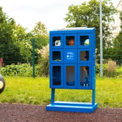 Náhled článku mobil: Liberec zavádí chytré boxy. Sportovní vybavení si lidé půjčí zdarma přímo na hřišti