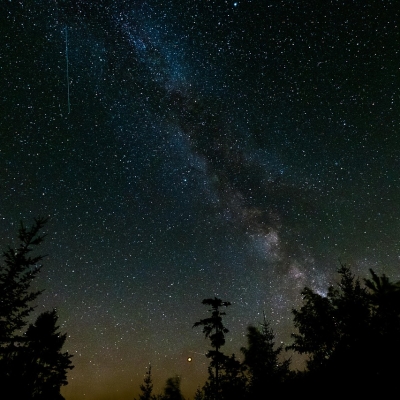 Náhled článku mobil: Nad Frýdlantskem létají nejkrásnější padající hvězdy roku. Vidět byla i polární záře