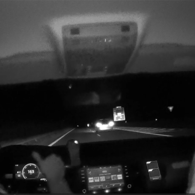 Náhled článku mobil: Zběsilá honička na Liberecku. Řidič pod vlivem drog a v zákazu řízení ujížděl celníkům