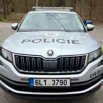 Náhled článku mobil: Policisté v Turnově zachránili tonoucího, na místě při tom zadrželi hledaného muže