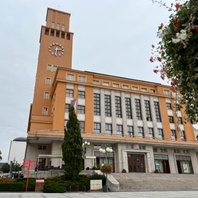 Náhled článku mobil: Jablonec naučí lidi topit. Před radnici dnes dorazí pojízdná kotelna