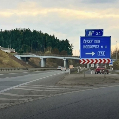 Náhled článku mobil: U Hodkovic začíná rekonstrukce mostu nad I/35. Na hlavním tahu čekají řidiče omezení