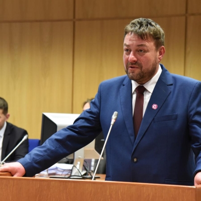 Náhled článku mobil: Dopravu v kraji přebírá Daniel David. Prioritou zůstávají investice do silnic i vlakové spojení s Prahou