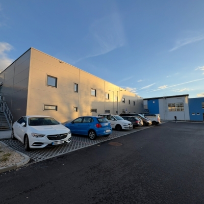 Náhled článku mobil: Za rok a půl vyrostlo ve Frýdlantu moderní zázemí pro hokejisty a fotbalisty