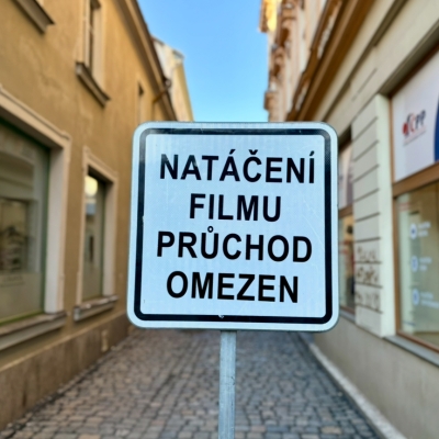 Náhled článku mobil: Filmaři dnes ovládli centrum Liberce. Natáčí se zde seriál od Netflixu