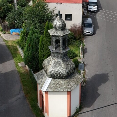 Náhled článku mobil: Památkově chráněná kaple v Jirkově se dočká obnovy. Práce na záchraně zvonice již začaly