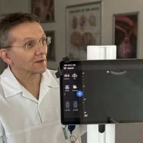 Náhled článku mobil: Nemocnice v České Lípě rozšiřuje moderní ultrazvuky. Lékaři vyšetřují pacienty přímo u lůžka