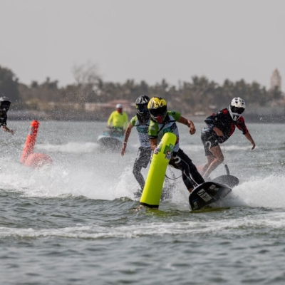 Náhled článku mobil: Vlny mu nejsou cizí. Student libereckého gymnázia patří ke světové špičce v motosurfingu