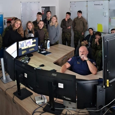 Náhled článku mobil: Věznice v Rýnovicích motivuje studenty k práci ve sboru simulací reálných zákroků