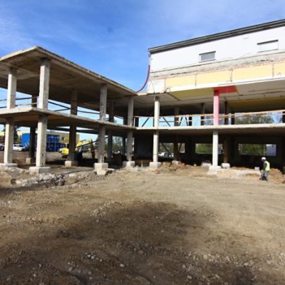 Náhled článku mobil: Bourání skončilo, začíná se stavět. Turnovská hala dostane nové betonové základy