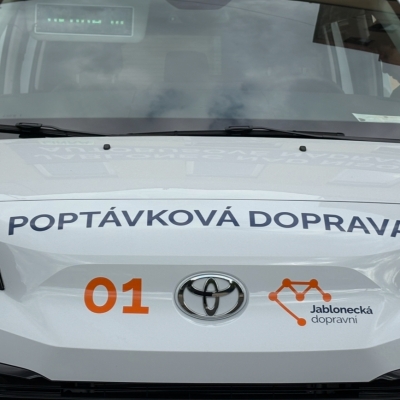 Náhled článku mobil: Jablonec rozšiřuje poptávkovou dopravu. Šetří peníze a zajede i tam, kam velký autobus nemůže