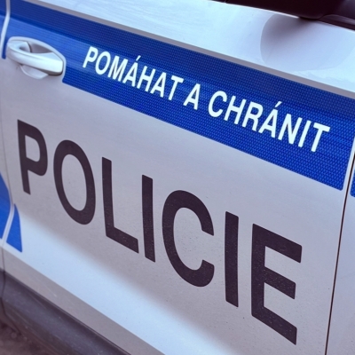 Náhled článku mobil: Policie pátrá po otci a dvou malých dcerách z Jablonecka. Muž je s nimi na útěku