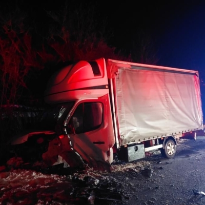 Náhled článku mobil: Nákladní vůz vjel na Semilsku do protisměru. Narazil do dvou aut