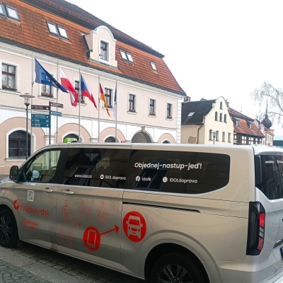 Náhled článku mobil: Na Hrádecku začne fungovat doprava na zavolání. Pilotní provoz doplní stávající linky