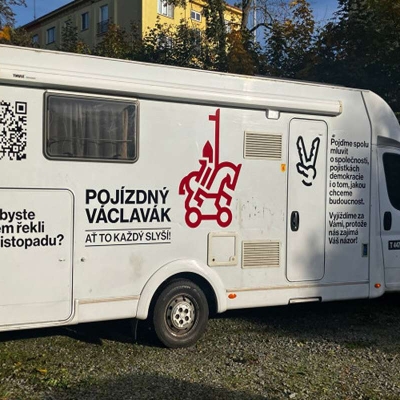 Náhled článku mobil: Pojízdný Václavák dorazí do Liberce. Lidé mohou sdílet své názory na svobodu i budoucnost země