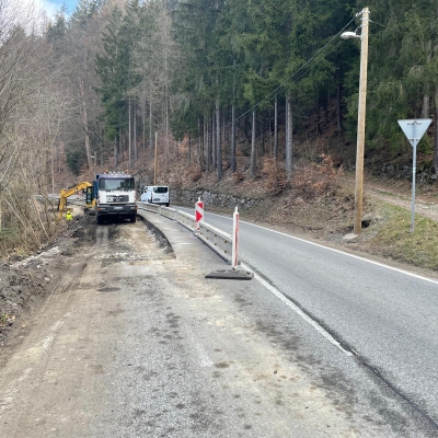 Náhled článku mobil: Na silnici mezi Rokytnicí a Jabloncem nad Jizerou bez omezení. Práce začnou zase příští rok