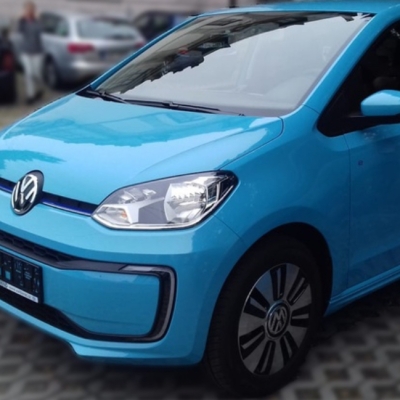 Náhled článku mobil: Liberec stopnul parkovací karty pro elektromobily. Systém je podle města neudržitelný