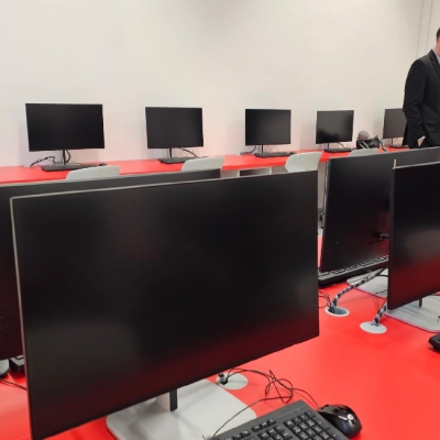 Náhled článku mobil: Českolipská průmyslovka má centrum pro kybernetickou bezpečnost