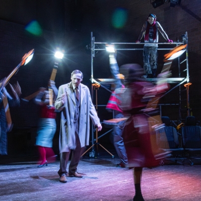 Náhled článku mobil: Tragédie jako zrcadlo spěchu: Malé divadlo uvedlo mrazivou detektivku Létající dítě