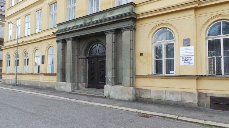 Náhled článku: Jabloneckou průmyslovku čeká třetí etapa výměny oken. Obnova za více než 8 milionů naváže na předchozí opravy