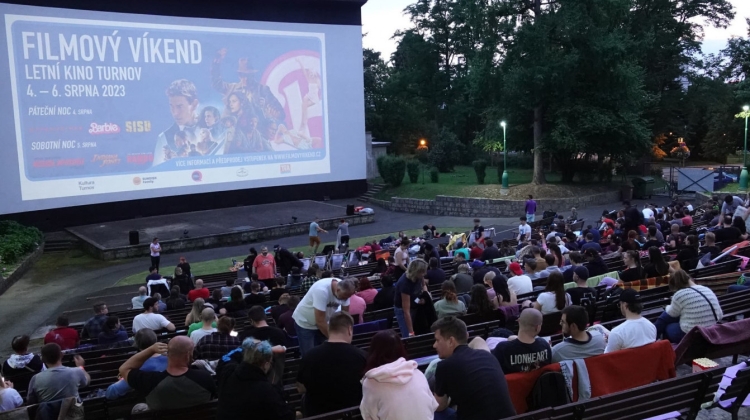 Náhled článku: Letní kino v Turnově je zpět. Filmy pod širým nebem lákají na předpremiéry i tematické víkendy