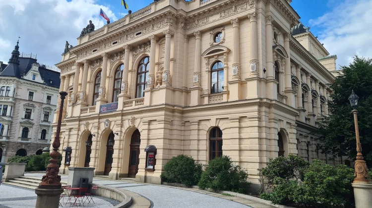 Náhled článku: Šaldovo divadlo uzavře sezónu koncertem dvou dirigentů. Spojí francouzskou modernu i operní klasiku