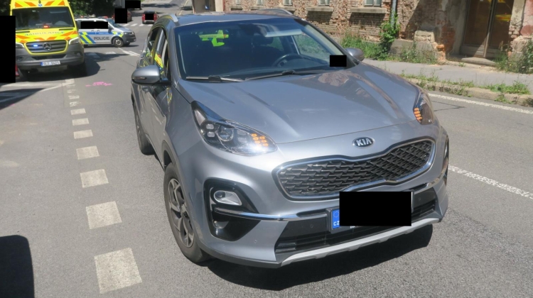 Náhled článku: V Jablonci srazilo auto na přechodu chlapce. Policie hledá svědky i řidiče, který chlapci pomáhal